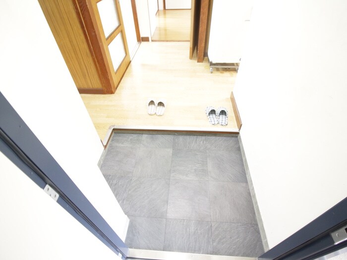 物件内観写真17　(玄関)