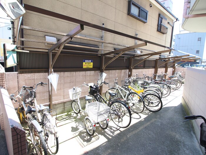 物件外観写真5　(駐輪場)