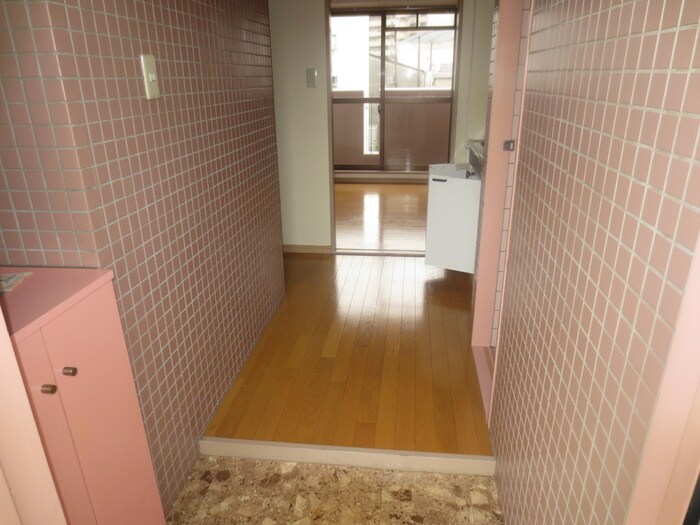 物件内観写真15　(玄関)