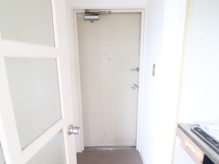 物件内観写真12　(玄関)