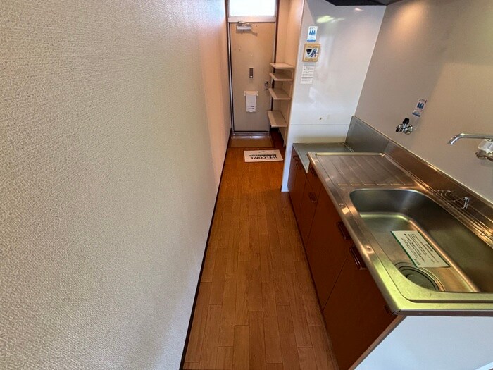 物件内観写真13　(廊下)