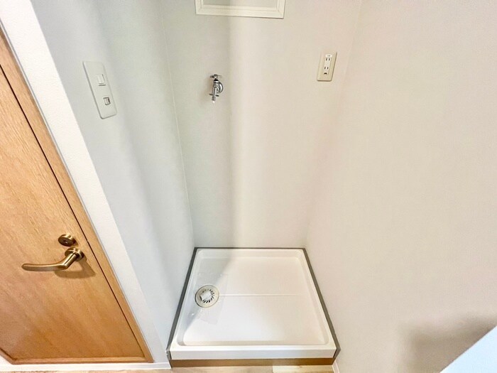 物件内観写真13　(洗濯機置場)