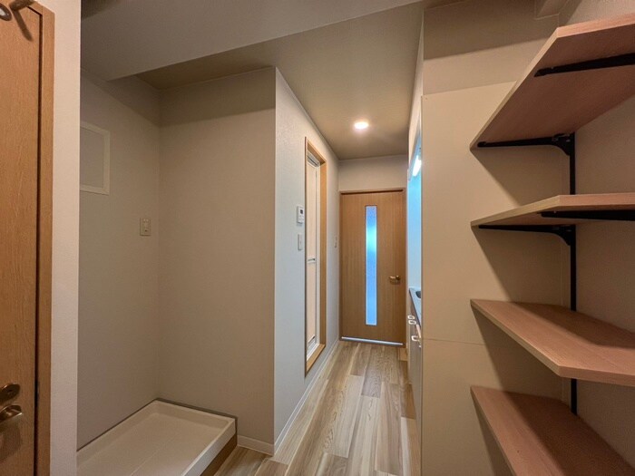 物件内観写真16　(廊下)