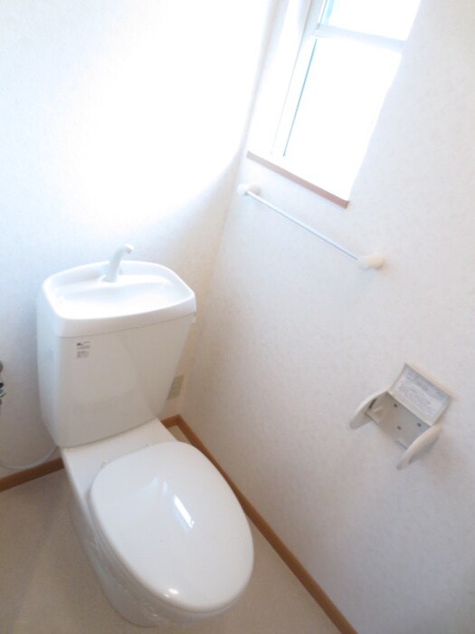 物件内観写真14　(トイレ)