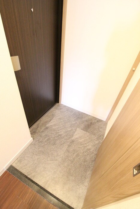 物件内観写真7　(玄関)