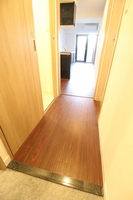 物件内観写真19　(廊下)