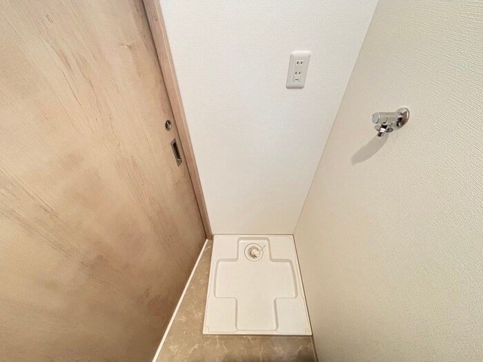 物件内観写真18　(洗濯機置場)
