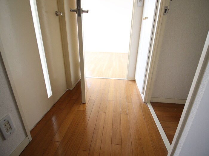 物件内観写真19　(廊下)