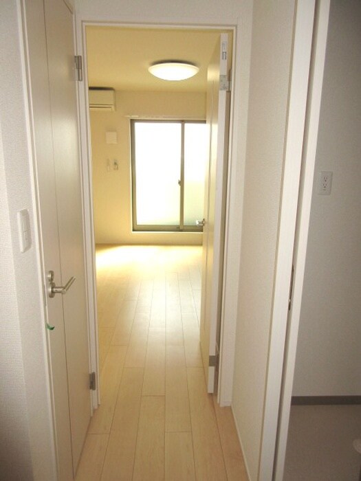 物件内観写真17　(廊下)