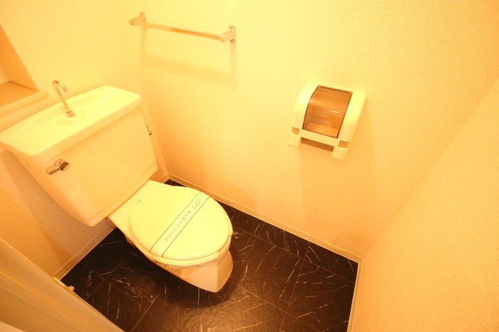 物件内観写真14　(トイレ)