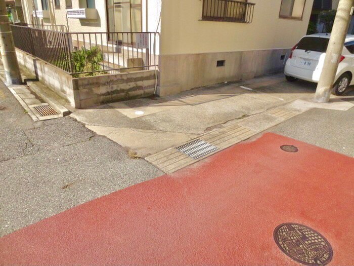 物件外観写真6　(駐車場)