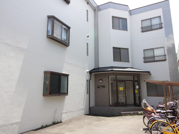 物件外観写真6　(エントランス部分)