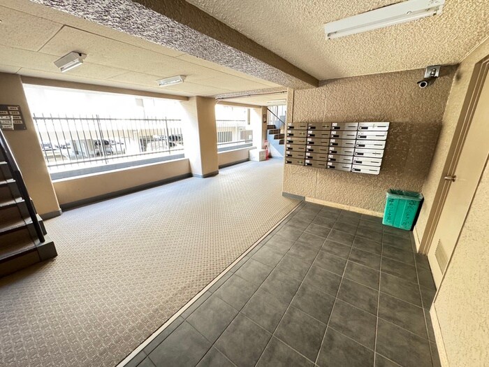 物件外観写真3　(エントランス部分)