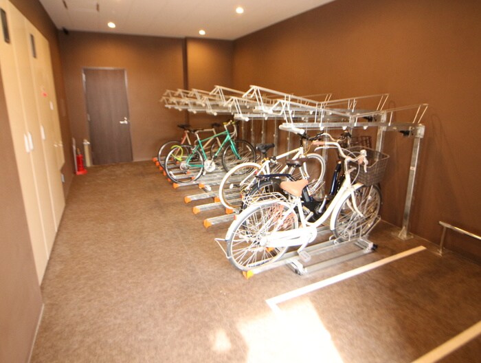 物件外観写真3　(駐輪場)