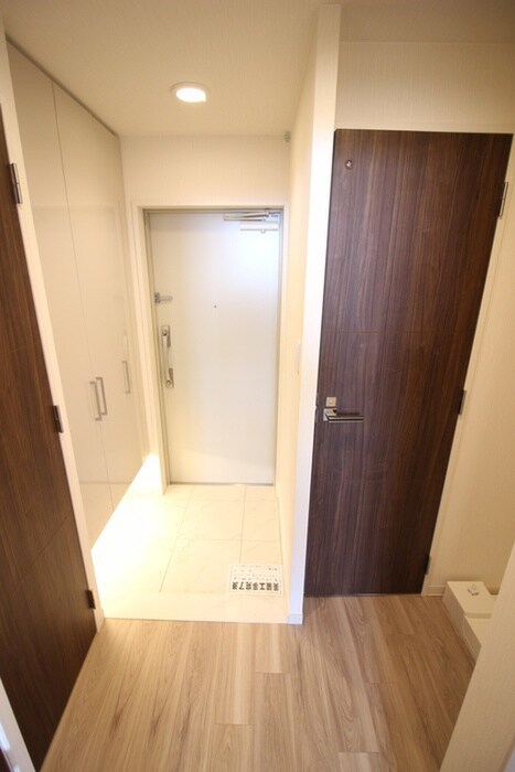 物件内観写真15　(玄関)