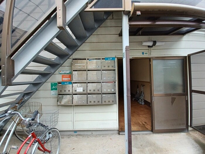 物件外観写真2　(駐輪場)