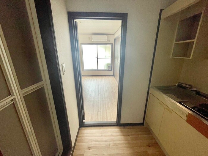 物件内観写真12　(廊下)