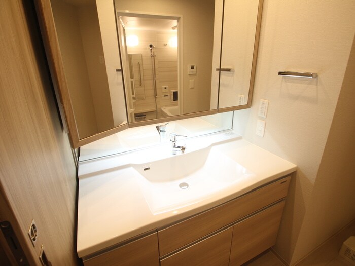 物件内観写真9　(洗面)