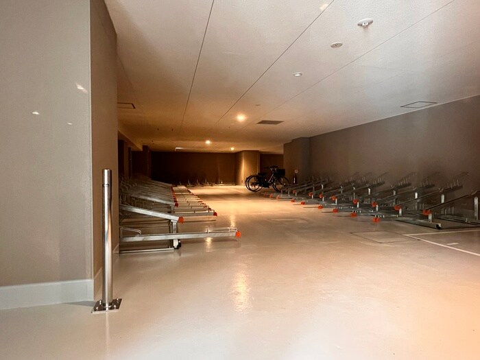 物件外観写真4　(駐輪場)