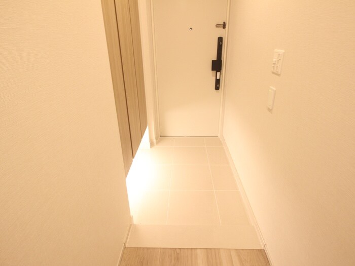 物件内観写真14　(玄関)