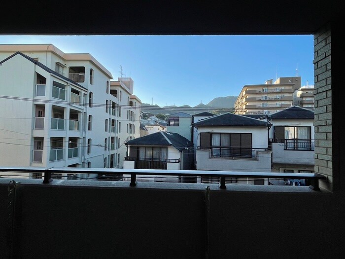 物件内観写真16　(室内からの展望)