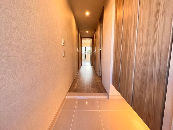 物件内観写真17　(玄関)