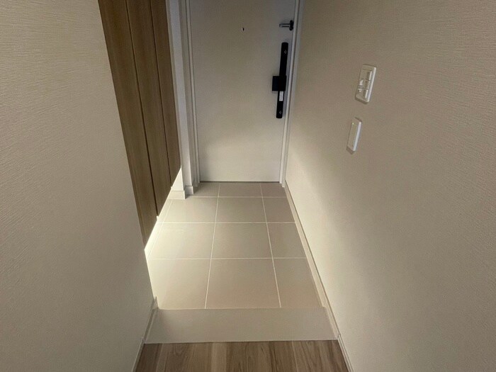 物件内観写真17　(玄関)