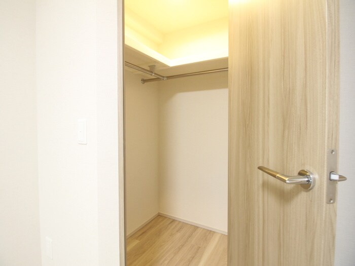 物件内観写真18　(収納)