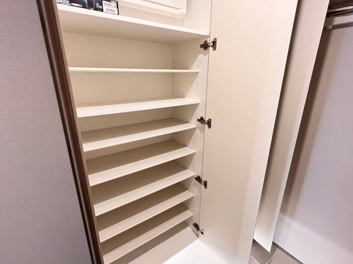 物件内観写真18　(靴箱)