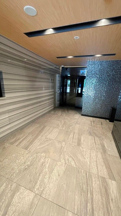 物件外観写真4　(エントランス部分)