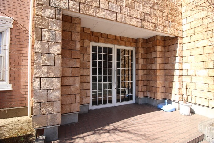 物件外観写真6　(エントランス部分)