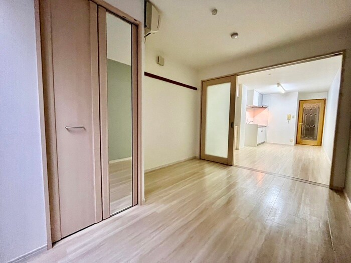 物件内観写真8　(居室)