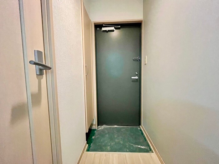 物件内観写真18　(玄関)