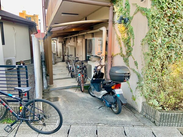 バイク置き場