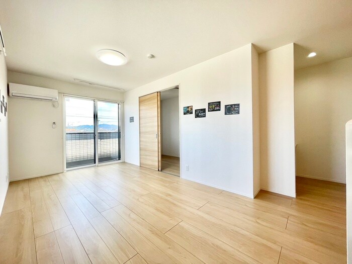 物件内観写真8　(居室)