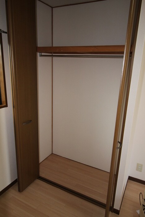 物件内観写真12　(収納)