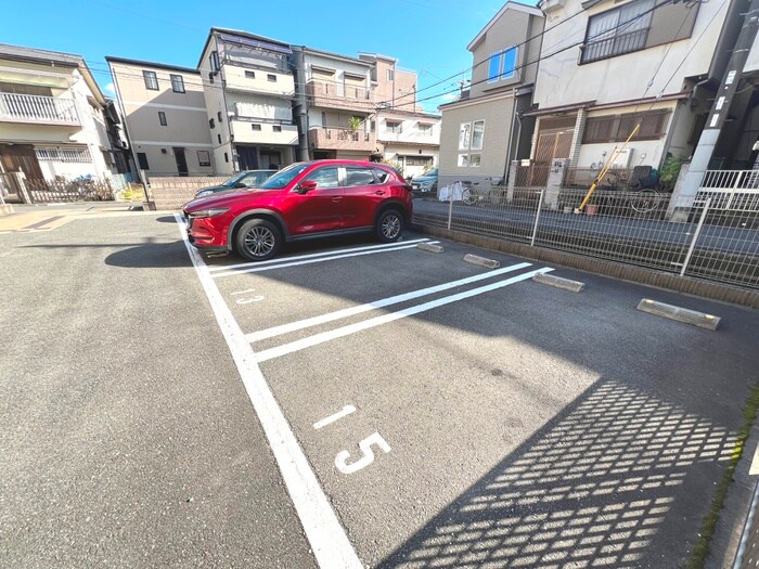 物件外観写真4　(駐車場)