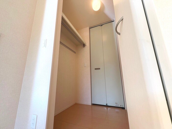 物件内観写真10　(収納)