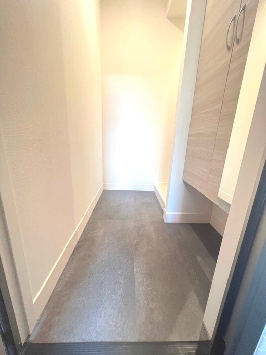 物件内観写真18　(玄関)