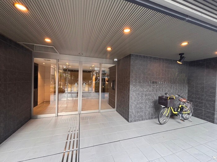 ﾌﾟﾚｻﾝｽﾛｼﾞｪ烏丸御池（903）の物件外観写真