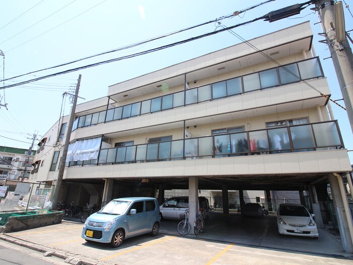 物件外観写真3　(駐車場)