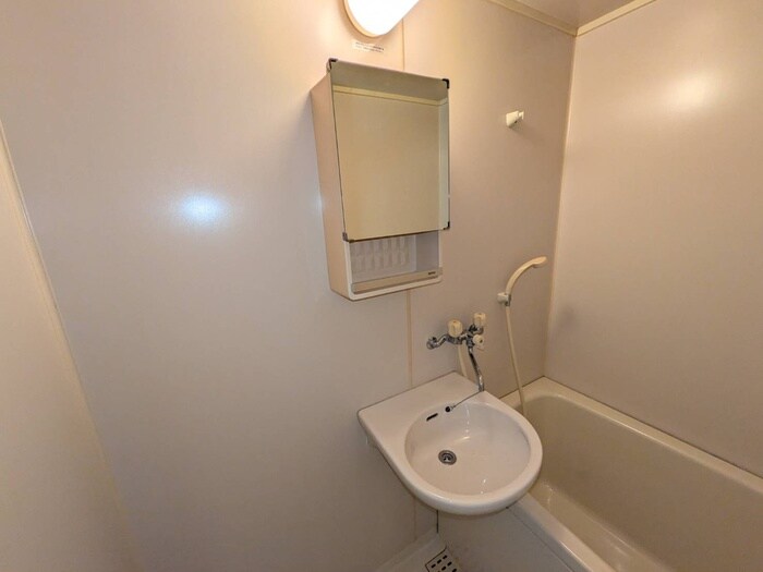 物件内観写真16　(洗面)
