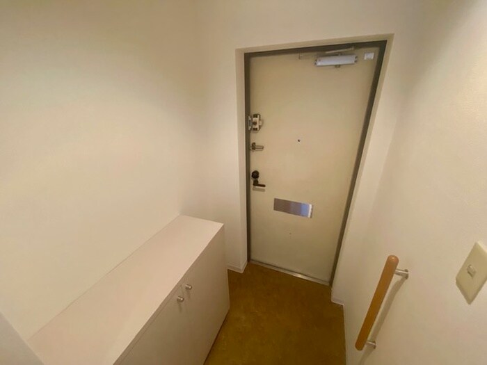 物件内観写真14　(玄関)
