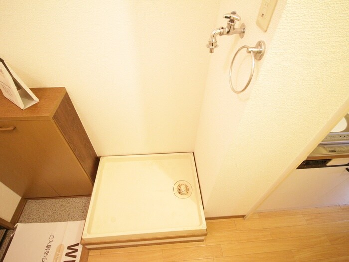 物件内観写真15　(洗濯機置場)