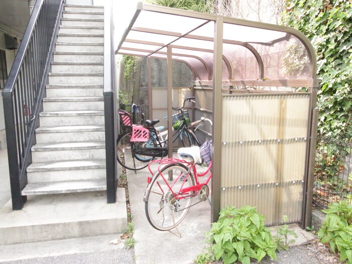 物件外観写真5　(駐輪場)