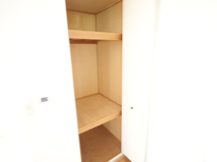 物件内観写真12　(収納)