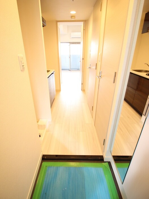 物件内観写真7　(玄関)