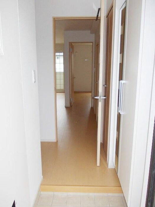 物件内観写真10　(廊下)