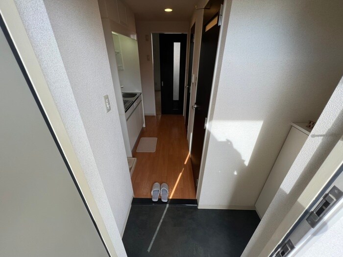 物件内観写真7　(玄関)