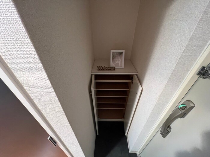 物件内観写真8　(靴箱)